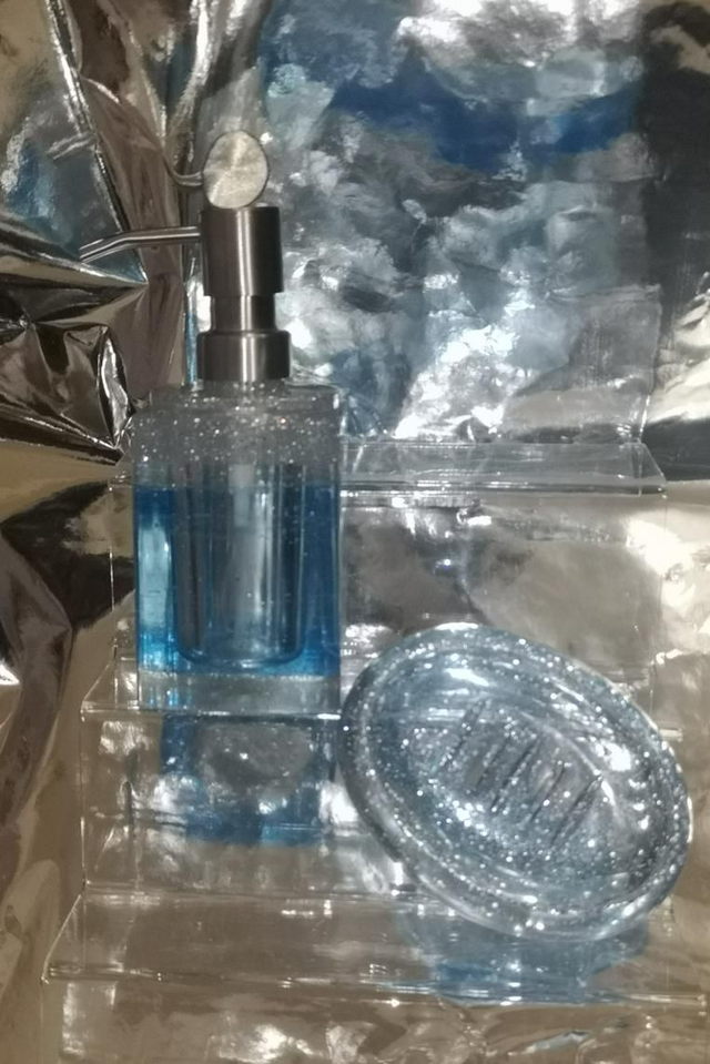 Dispenser / Dish