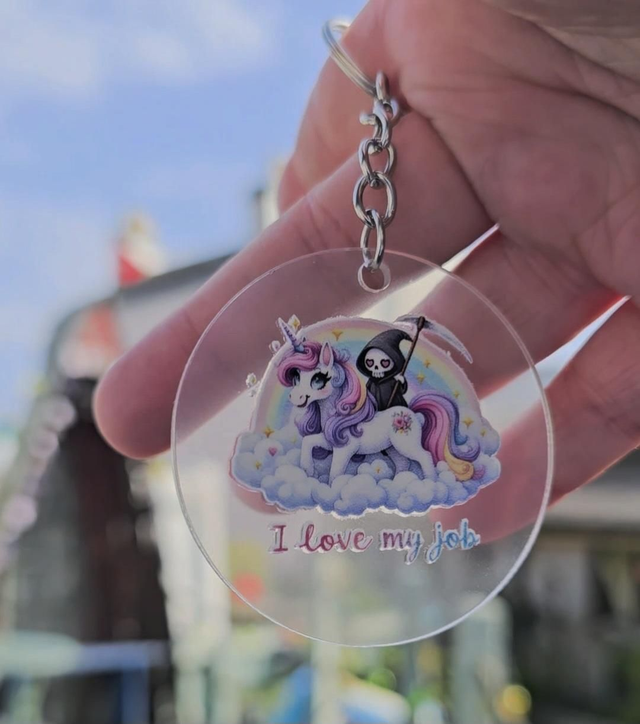 🦄 Rainbow vibes, murdery thoughts