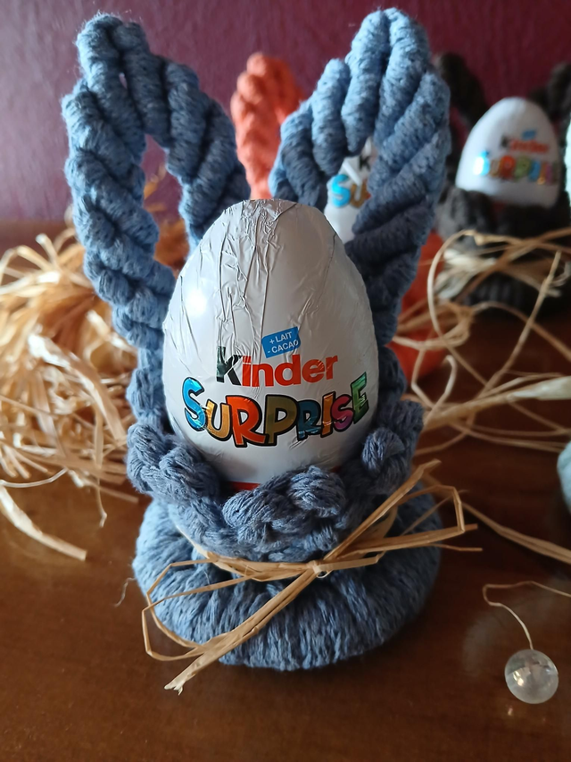 Lapin de Pâques en macramé – Support d’œuf chocolat fait main