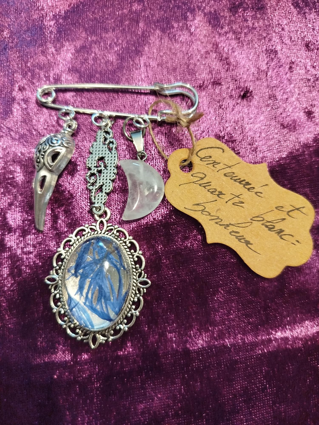 Broche centaurée et quartz blanc 