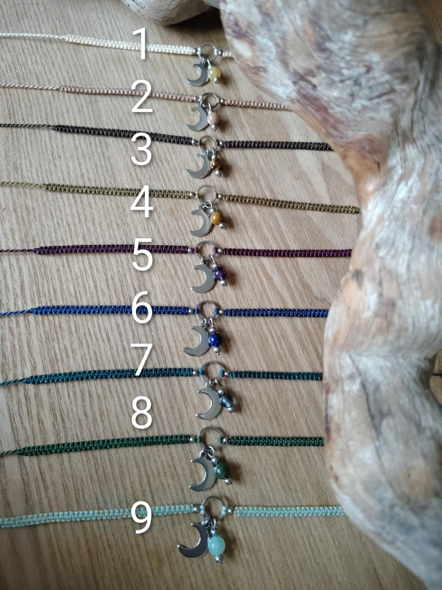 Bracelets lune et pierre fine