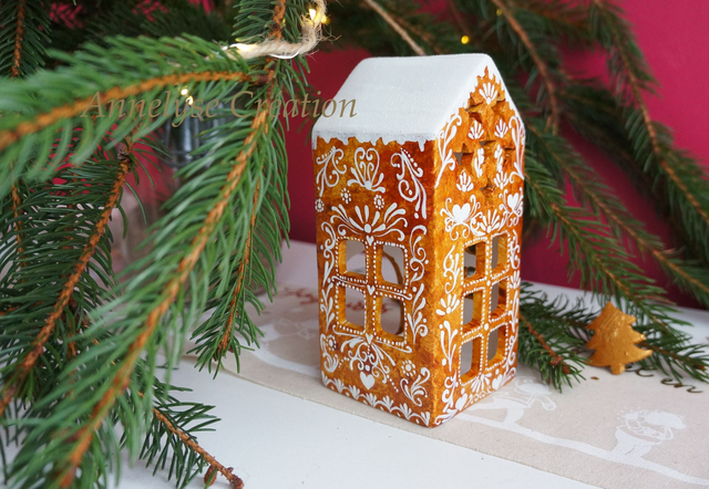 Photophore maison pain d&#039;épices pour la décoration de Noël , en terre cuite, à personnaliser et décorée à la main