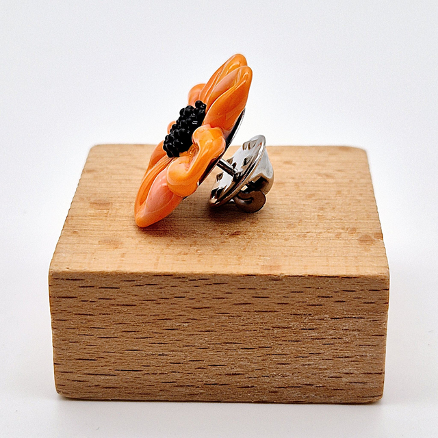 Pin's Marguerite orange 2