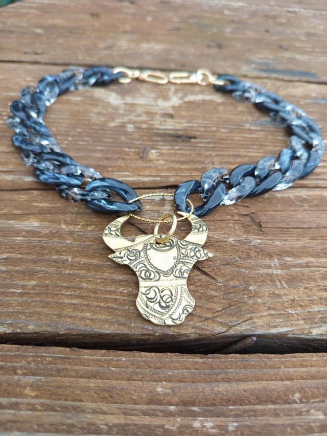 Collier en grosses mailles en acrylique Tejasvi