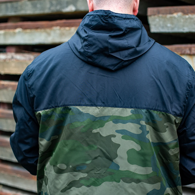 HALFAWRAP WINDBREAKER JACKET I BLACK & CAMO