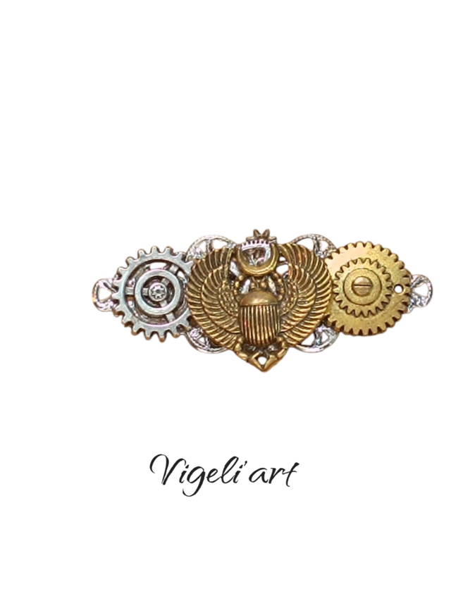 Broche steampunk scarabée