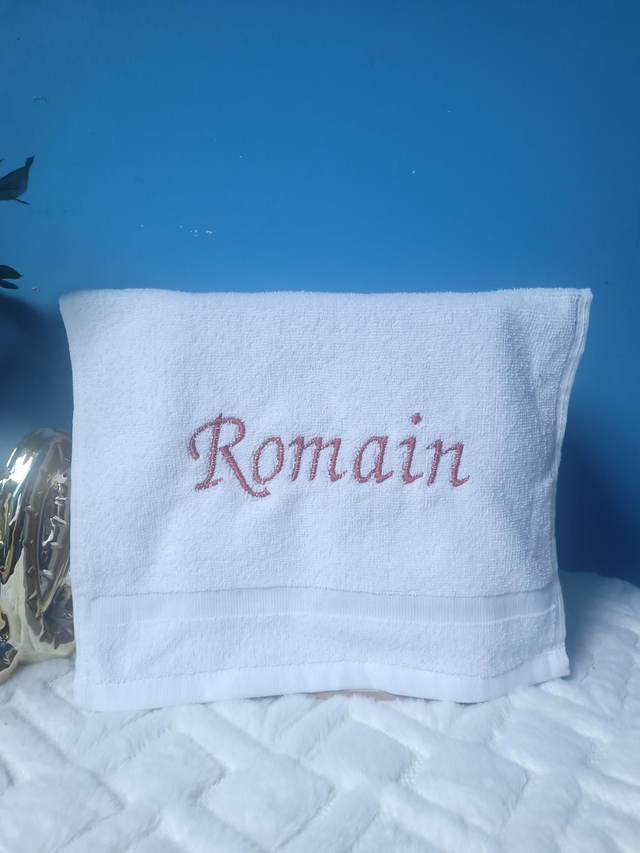 Serviette brodée Romain