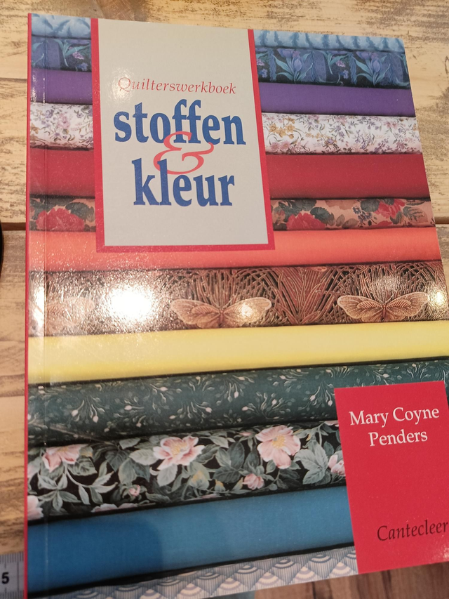 Boek: quilterswerkboek stoffen en kleuren