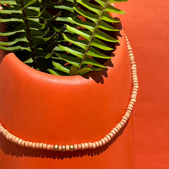 Colar Ponto Dourado Curto