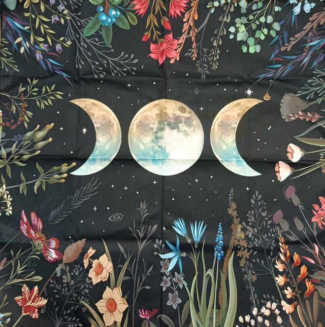 Tapis de Tarot &amp; Oracle Triple Lune &amp; Fleur – 48 x 48 cm