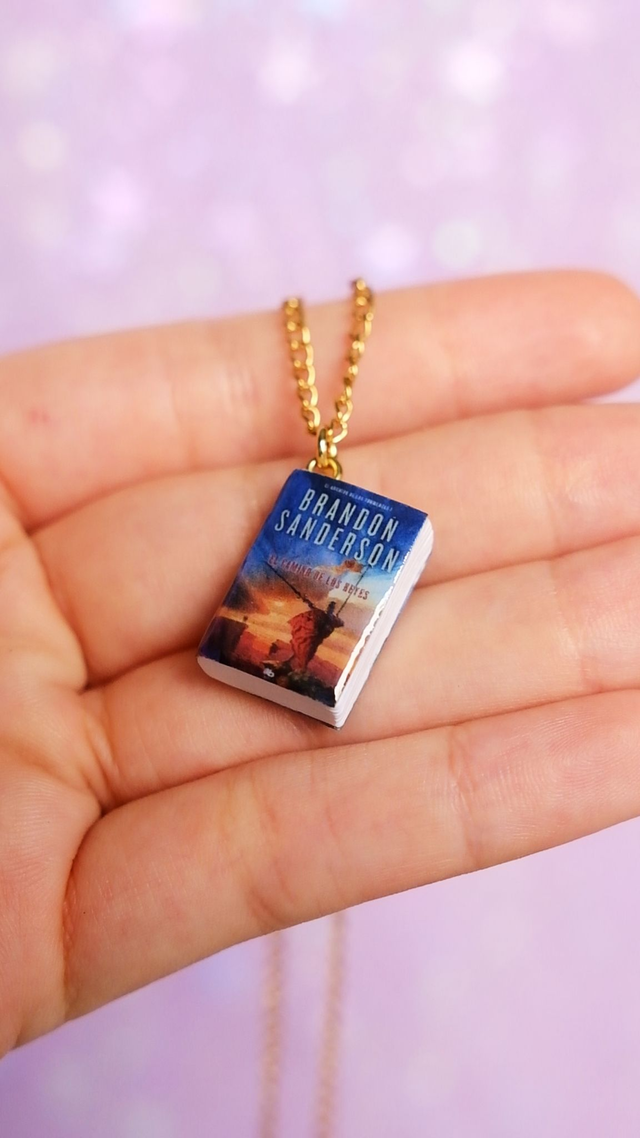 Collares de libros | El Camino de los Reyes | Archivo de las Tormentas 