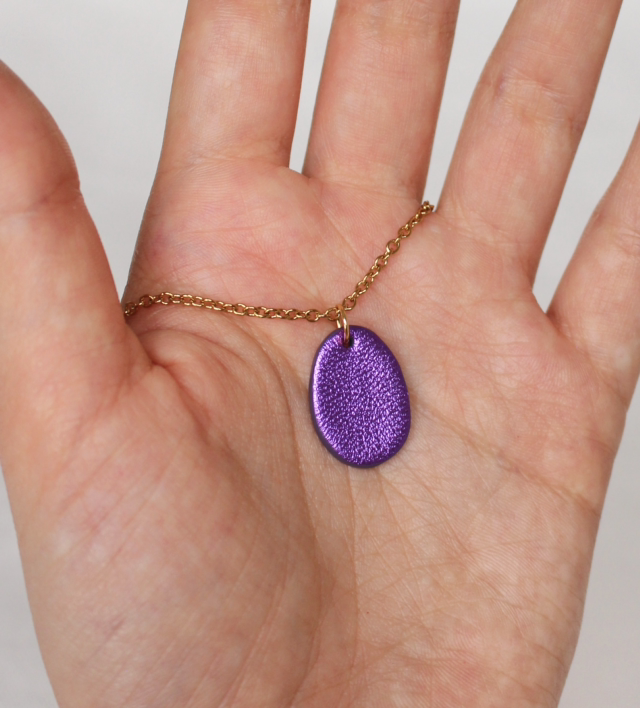 Pendentif Cleo • couleurs métallisées