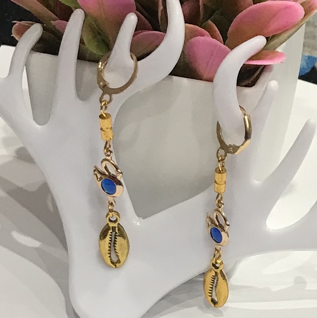 Gold Coloured Dangling - GCD32