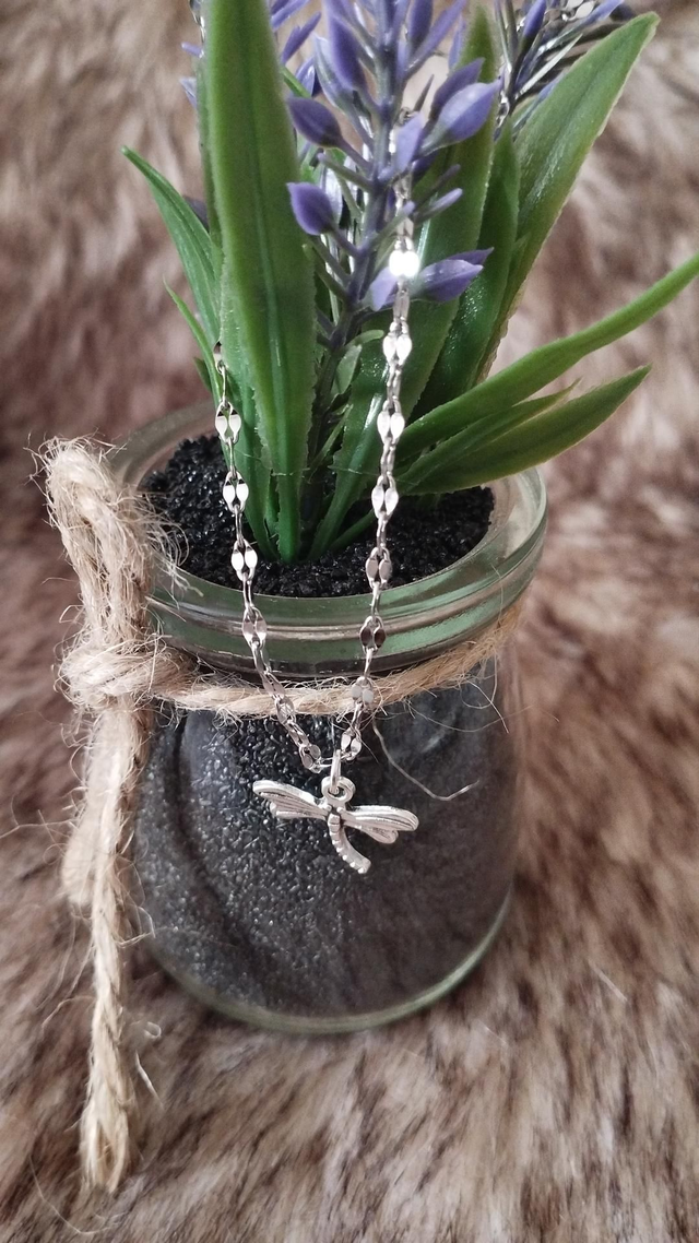 C'est un argenté avec pendentif différents modèles. Collection Vincenz'o bijoux. 