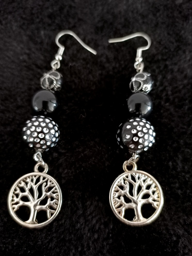 Boucles d&#039;oreilles Arbre de vie et perles 