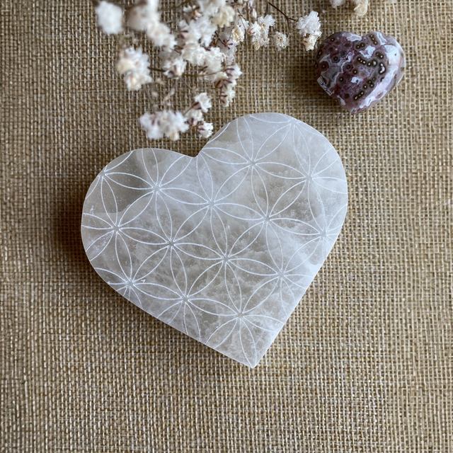 Coeur en Sélénite fleur de vie