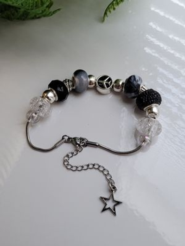 Bracelet: Black lampwork bead design