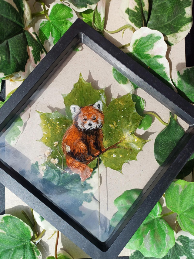 ✨️ Panda roux - peinture sur feuille 🍃 