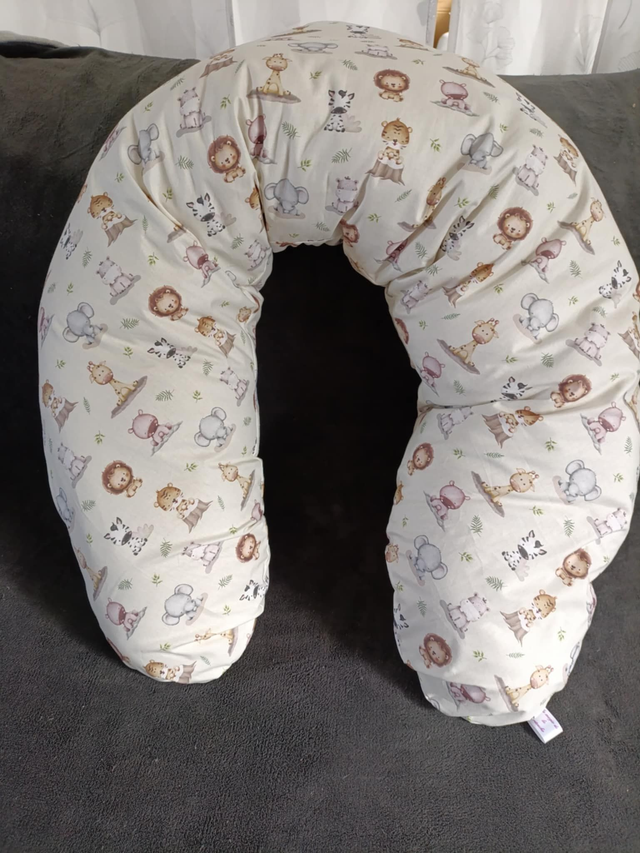 COUSSIN D&#039;ALLAITEMENT PERSONNALISE