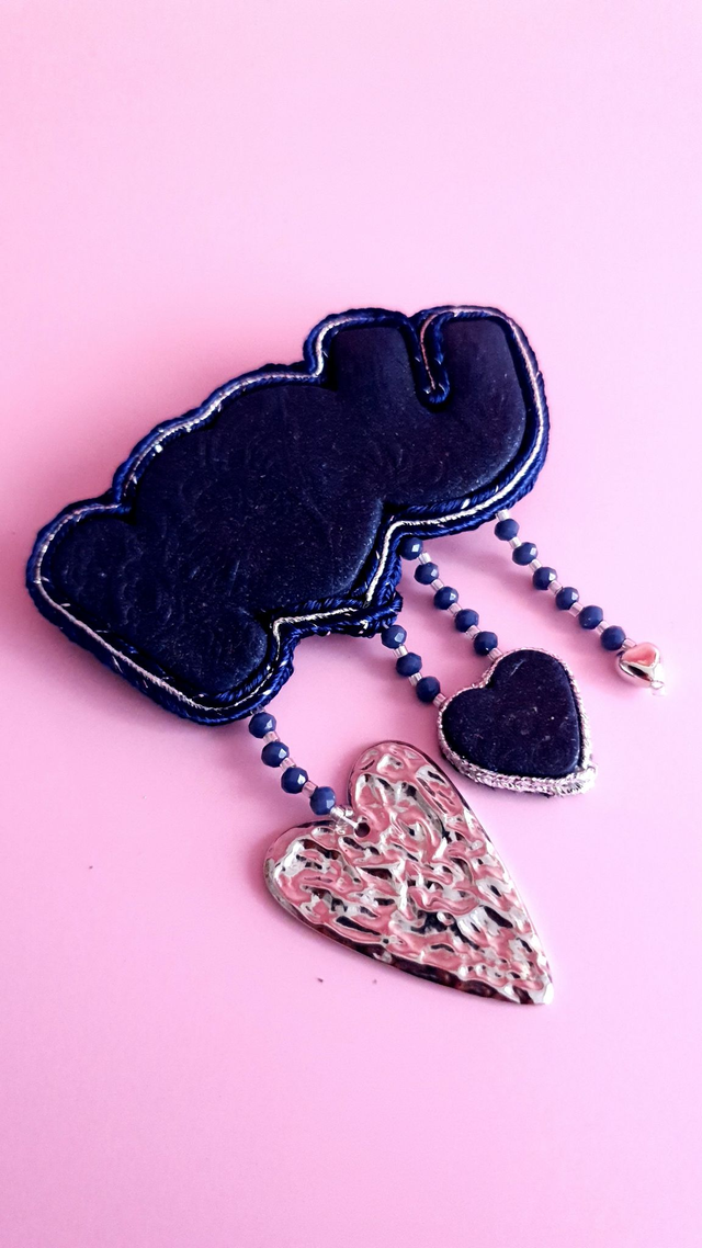 Broche Coups de coeur bleu nuit et argenté (grande)