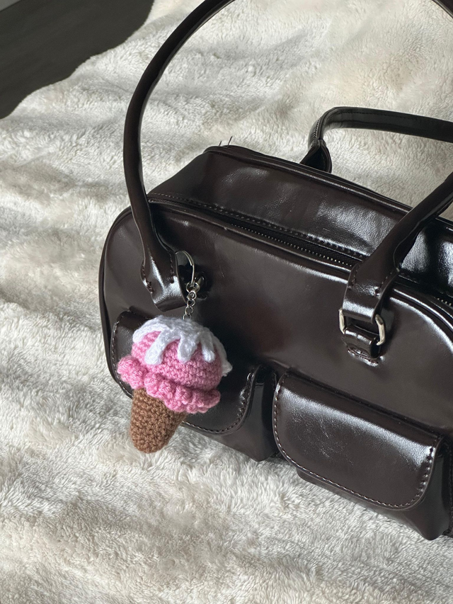 Bijou de sac glace fraise au crochet