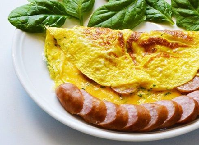 Omelette au saucisse ( plat enfant ) 