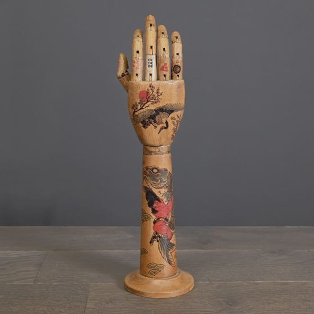 Bras tatoué "SHOUBOUSHI"