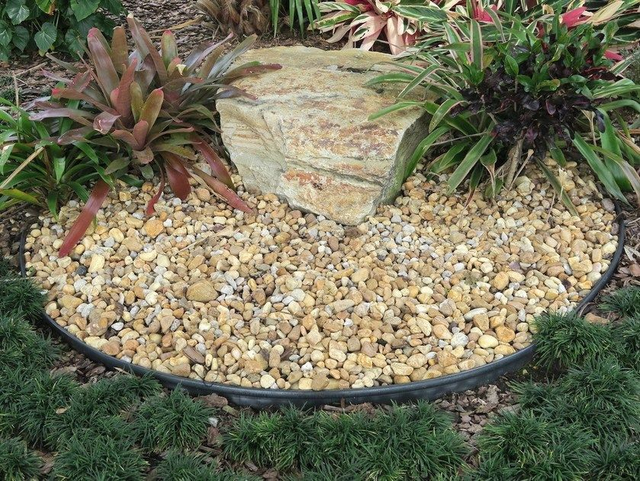 Bordura in plastica rigenerata (lungh. 6 mt)