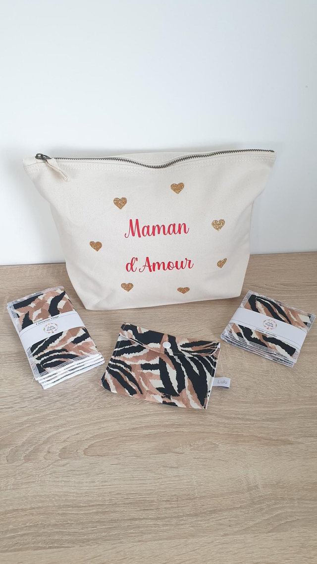 Trousse de toilette + 4 cotons +4 serviettes visage + pochette imperméable sauvage