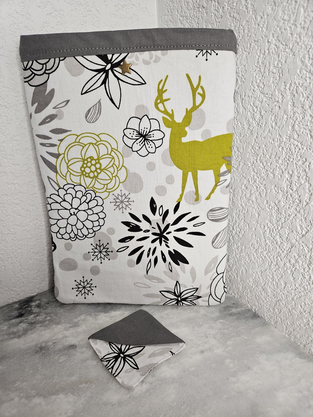 pochette livre cerf doré
