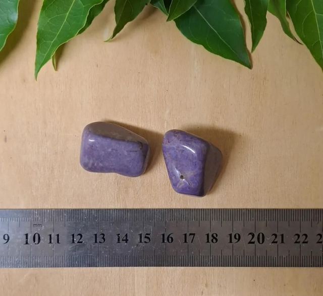 PURPLE JADE TUMBLESTONE