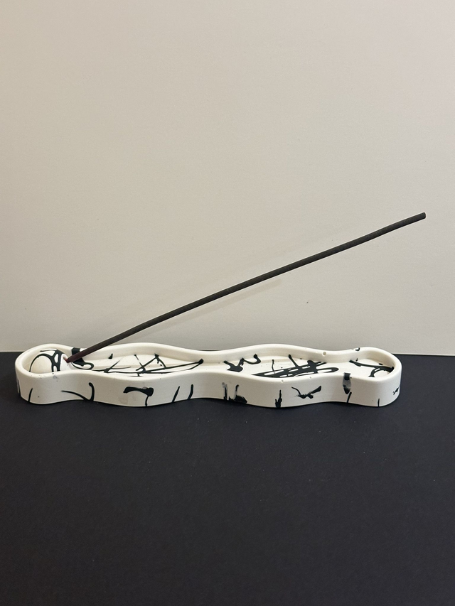 HANDMADE WAVY INCENSE HOLDER