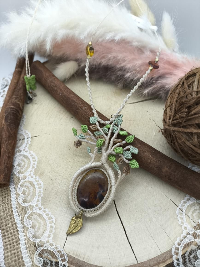 Collier arbre de vie beige ambre bleu d'Indonésie 