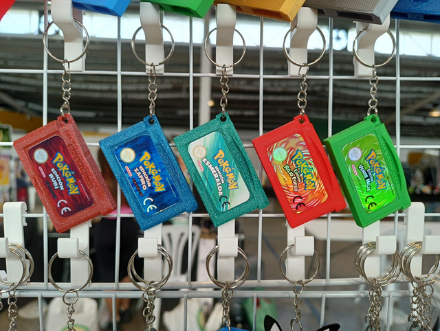 Llavero de cartucho Pokémon GBA