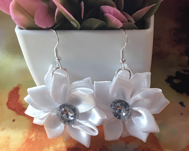 White Plain Fabric Earrings - PFE11