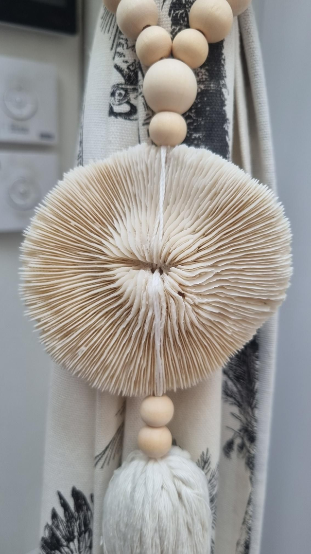 Embrasse corail pompon beige