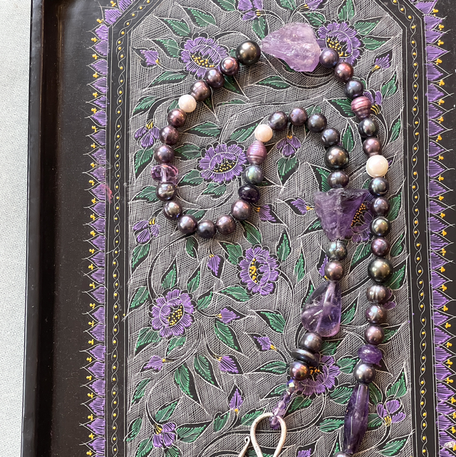 Große Natur Amethyst Edelstein Kette  silber echte Akoya  Perlen in verschiedenen, violetten Tönen
