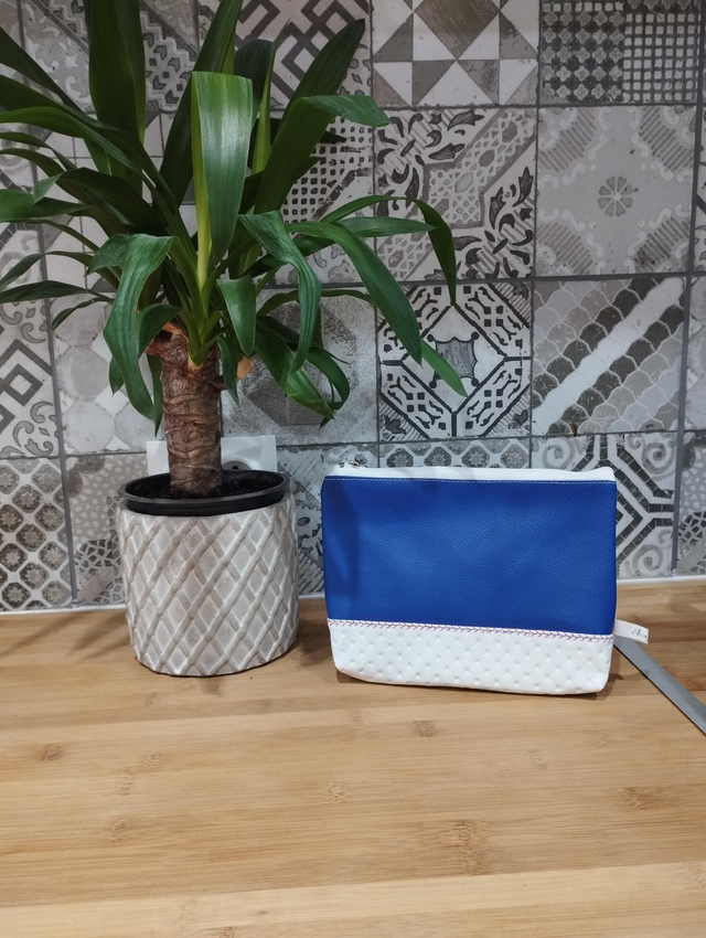 Pochette bicolore artisanal 