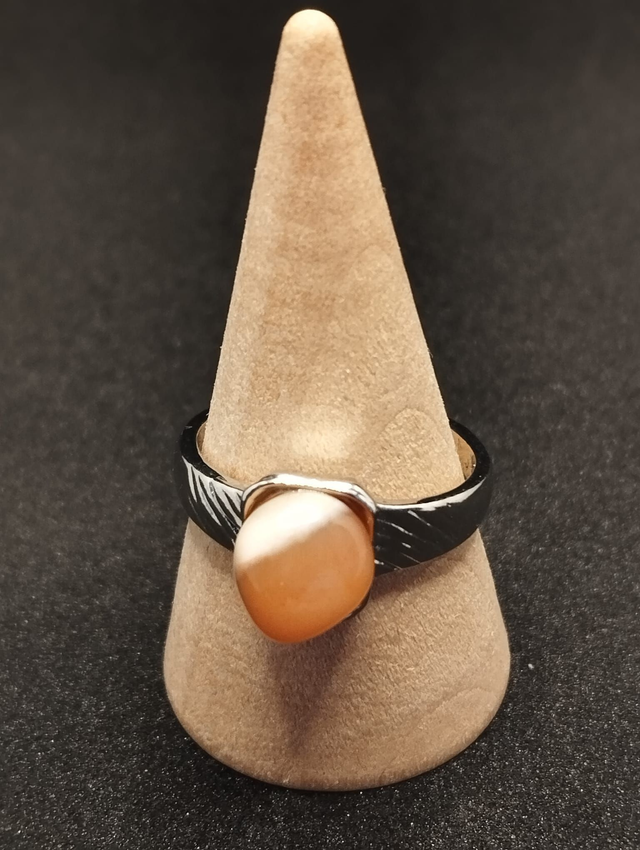 Bague en métal argenté avec pierre de citrine