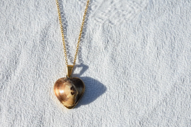 Collier coeur coquillages 