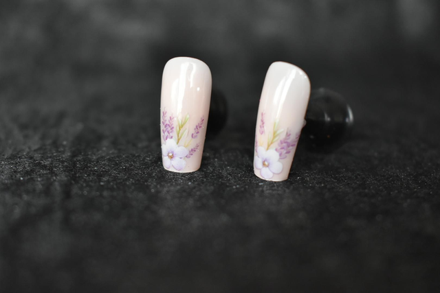 Press-on pastel rose à fleurs taille 5