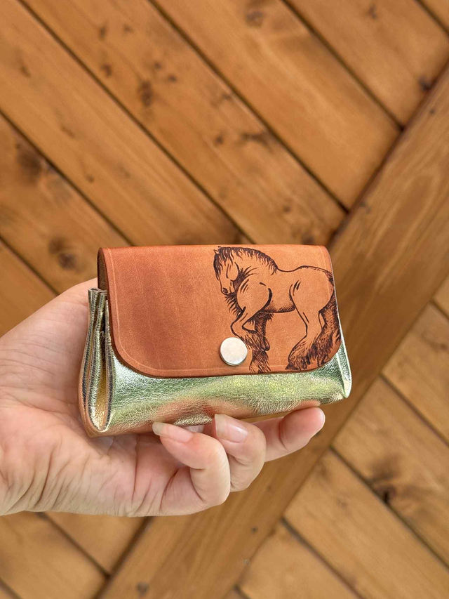 Porte-monnaie cheval or