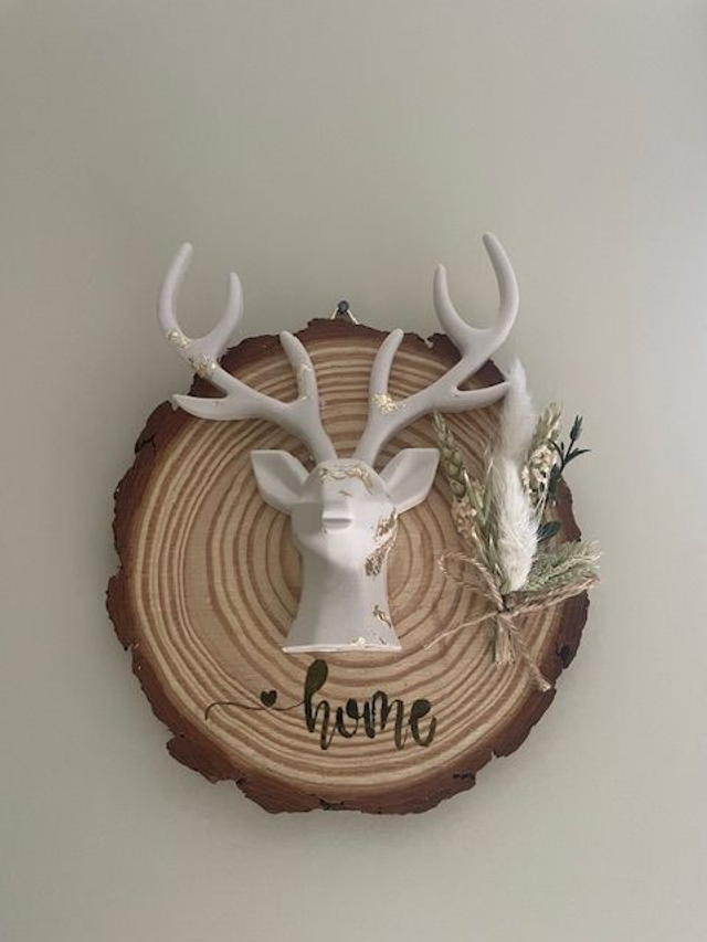 Décoration Murale Bois & Tête de Cerf Blanche 