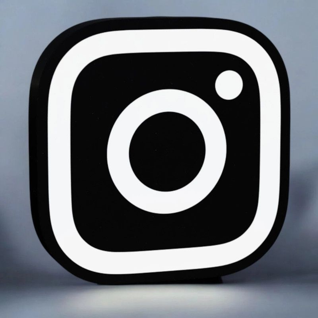 Lampe Instagram Logo LED - Pour illuminer ton feed avec style !