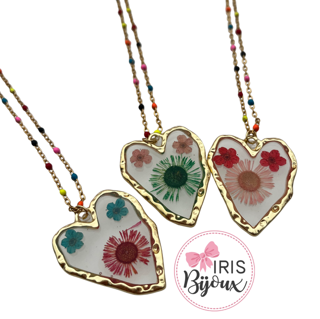 Collana lunga 70 cm con cuore con fiori 