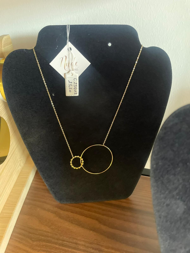 Collier doré minimaliste à double cercle – Collection NUDE