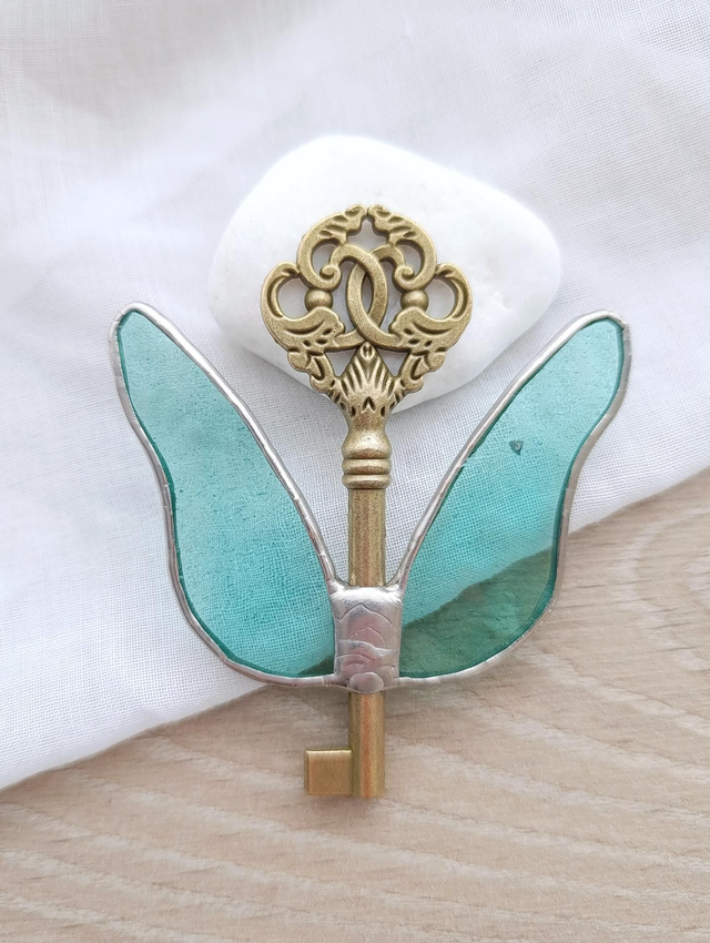 🗝️ Clé volante féerique "Gaia" en vitrail