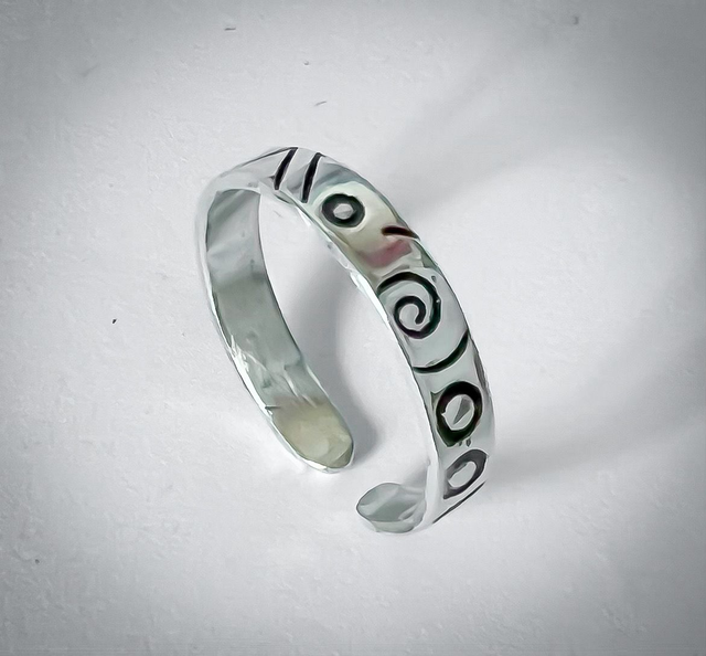 Anillo de plata de 925 con muescas