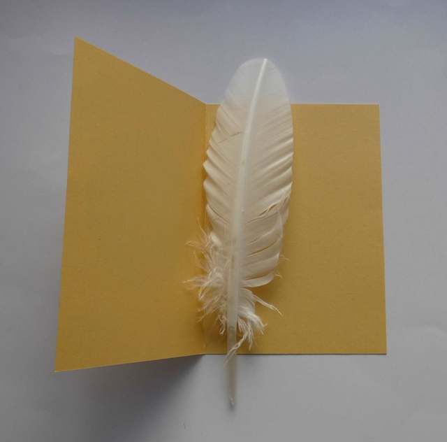 Jolie boule de Noël dorée