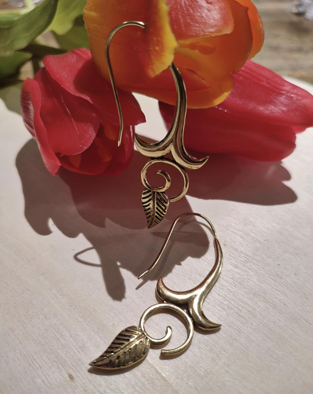 Boucles d’oreilles feuille en bronze – Esprit de la nature